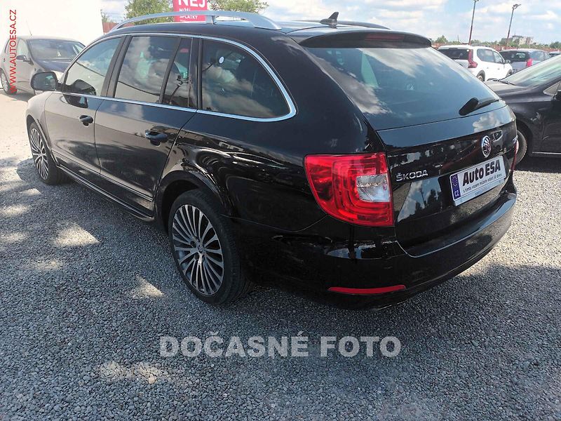 Škoda Superb (2015) 2.0TDi, navi, bixen - fotka 2 z 3