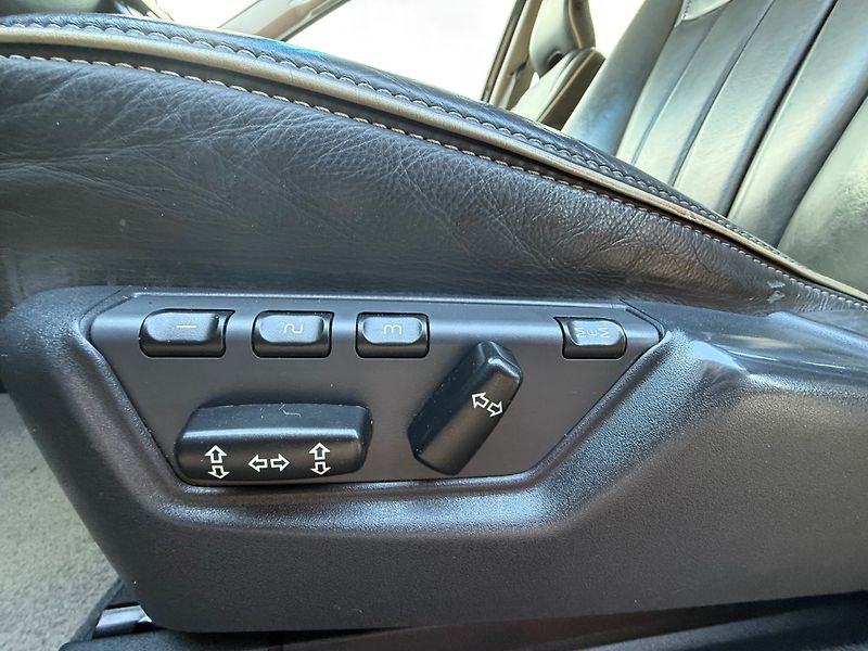 Volvo XC90 (2013) D5 2.4d 4x4 - Nová cena !! - fotka 16 z 23
