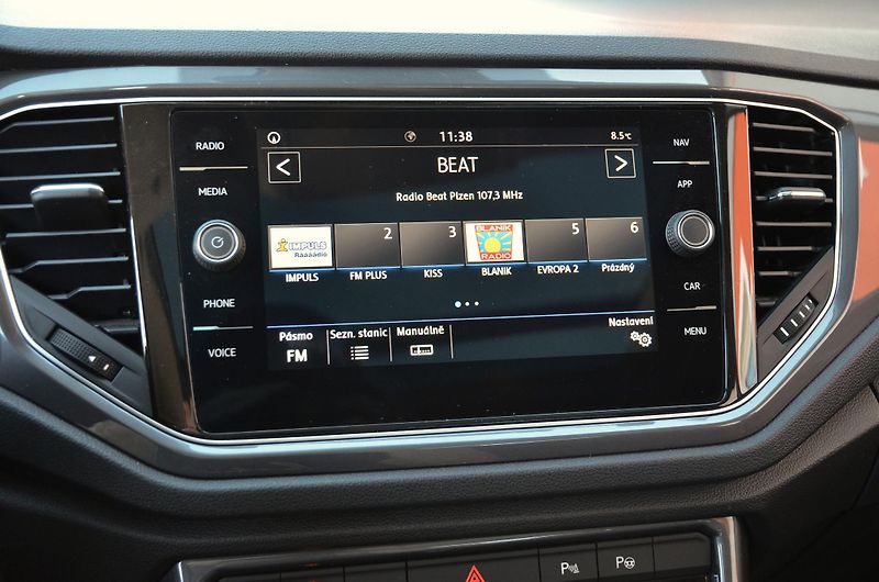 Volkswagen T-Roc (2020) 2.0 TDi DSG iQ.Drive Webasto - fotka 38 z 44