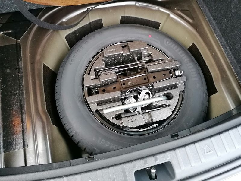 Škoda Scala (2021) 1.5 TSi MONTE CARLO 110kW,Pano - fotka 26 z 29