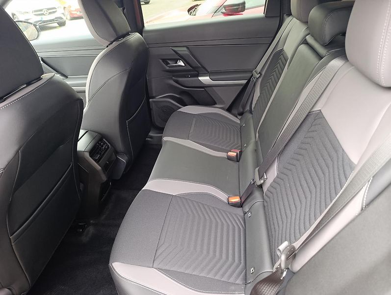 Jeep Compass (2026) First Edition e-Hybrid 145k - fotka 19 z 30
