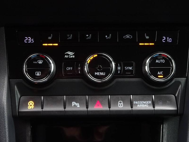 Škoda Karoq (2020) 2,0TDi /140kW DSG 4x4 Style - fotka 16 z 26