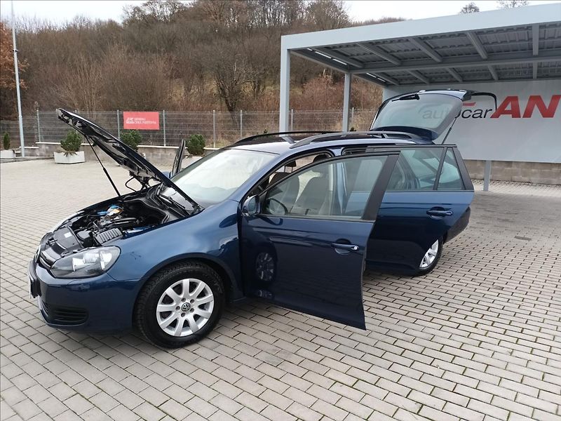 Volkswagen Golf 1,2 TSI,KLIMA,VÝHŘEV,SERVISKA - fotka 32 z 40