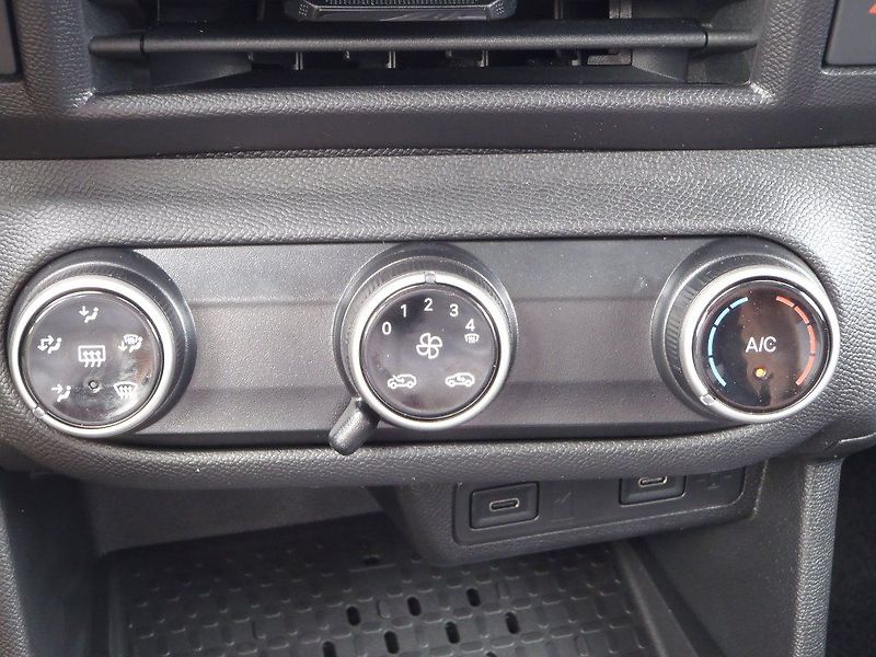 Opel Frontera Edition Hybrid 1.2 Turbo 81kW - fotka 21 z 29