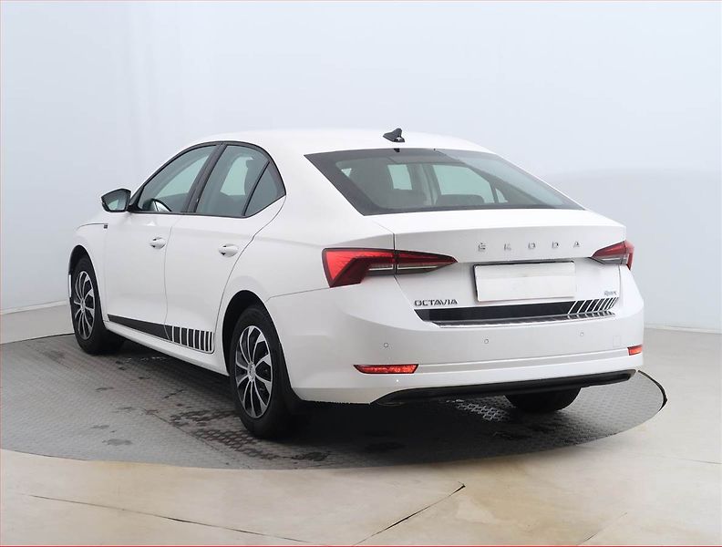 Škoda Octavia (2023) 1.5 TSI e-tec - fotka 4 z 14