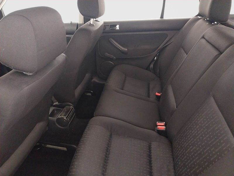 Volkswagen Golf (2000) 1.6 16V, Klima, pěkný stav - fotka 10 z 15