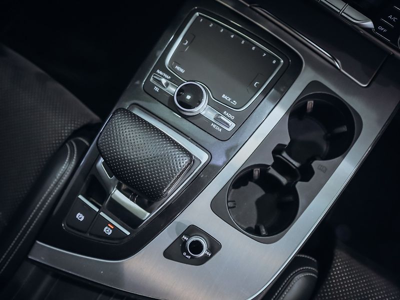 Audi Q7 3.0TDI, Quattro S-line 200kw - fotka 12 z 25