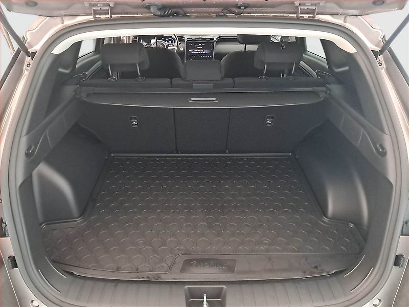 Hyundai Tucson (2023) 1.6 T-GDI - fotka 14 z 16