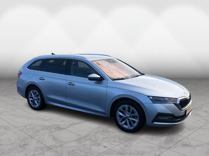 Škoda Octavia 2,0TDi 110kW STYLE DSG - fotka 6 z 29