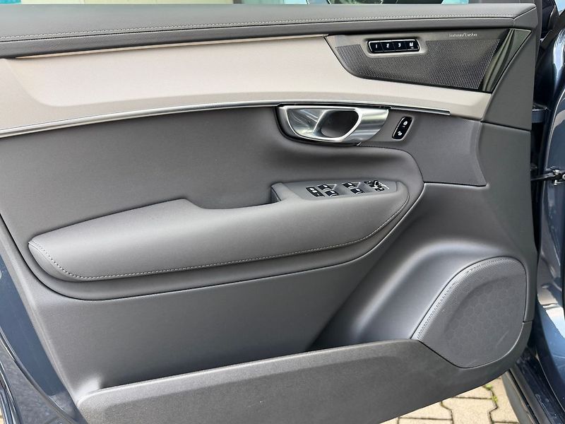 Volvo XC90 B5 PLUS Black Edition, Vzduch - fotka 8 z 25