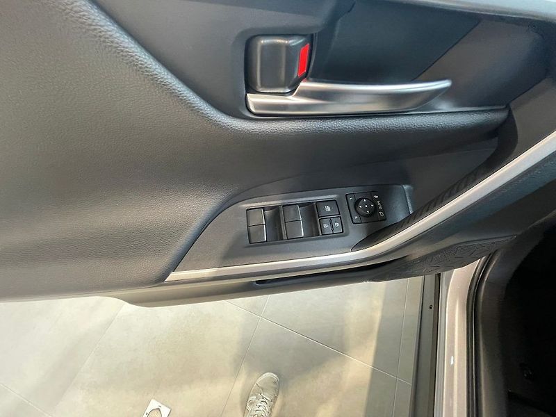 Toyota RAV4 2.5 4x4 Plug-In Selection - fotka 10 z 25