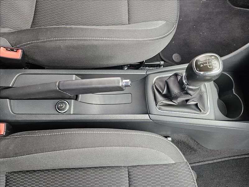 Škoda Rapid 1,2 TSi 63KW Ambition KLIMA AL - fotka 27 z 37
