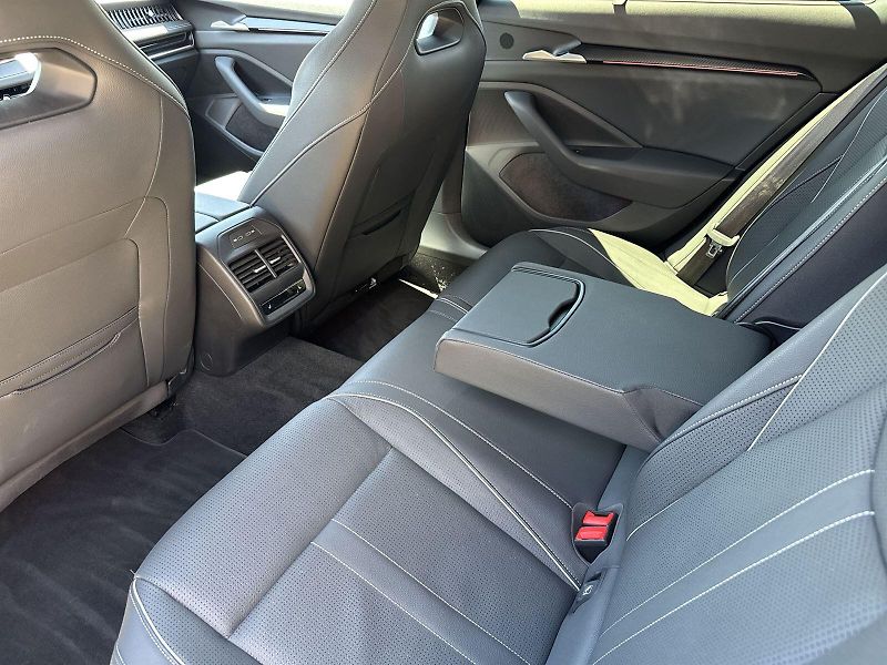 Škoda Superb (2025) 2.0 TSI 4x4 DSG Sportline - fotka 7 z 36
