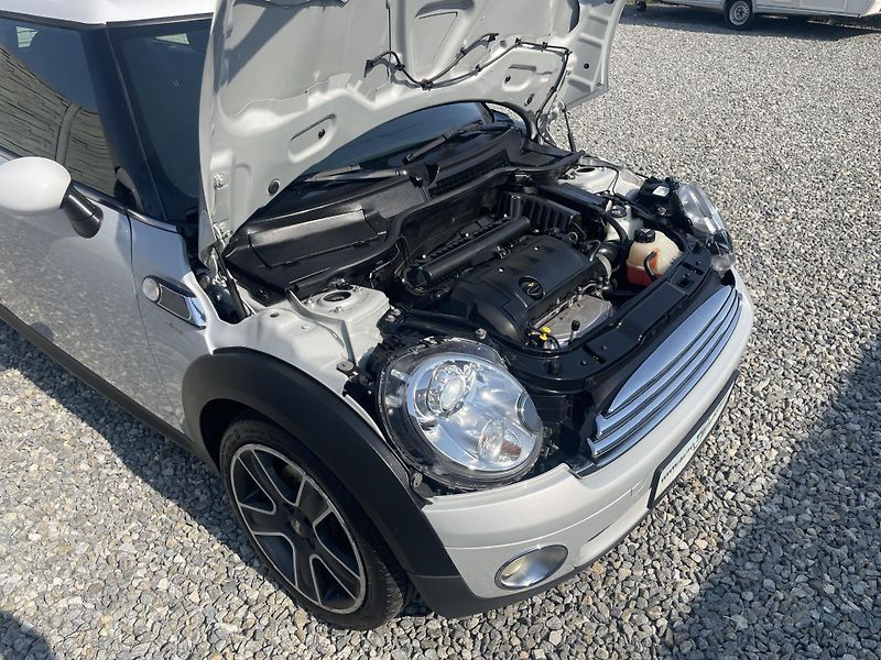 Mini Clubman 1.4i 95PS CLUBMAN REZERVACE!!! - fotka 88 z 176