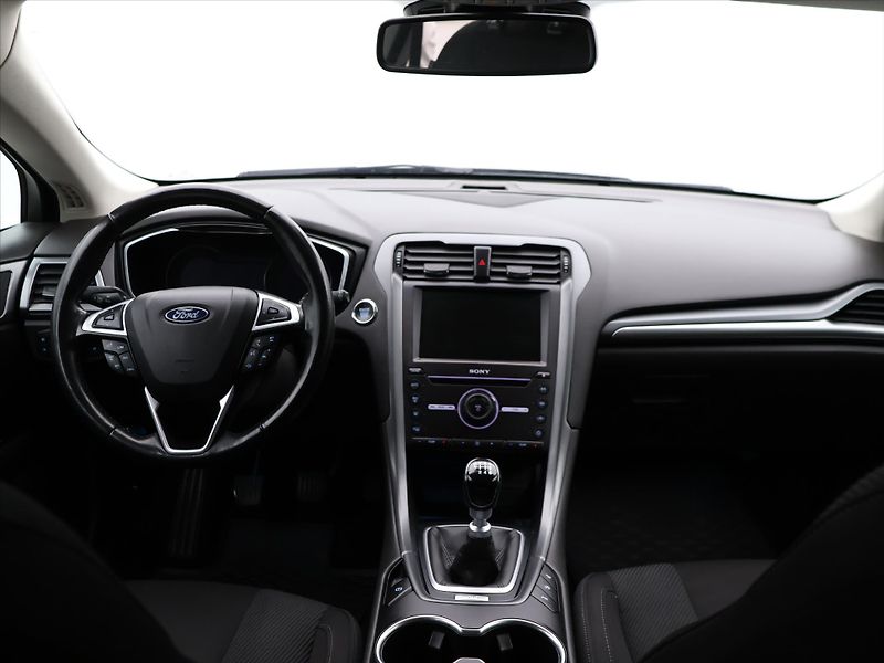 Ford Mondeo 2.0 TDCI 110kW Titanium Navi - fotka 23 z 30