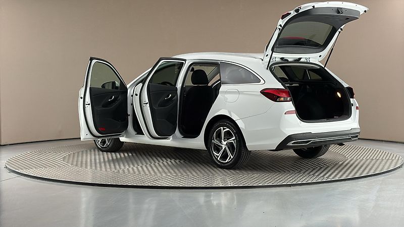 Hyundai i30 1.0 T-GDI Smart Kombi - fotka 7 z 27
