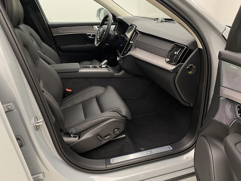 Volvo XC90 (2026) T8 AWD Plug-in BRIGHT ULTRA - fotka 26 z 75