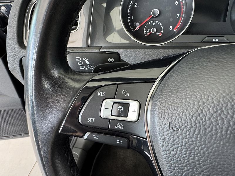 Volkswagen Golf 1,0TSI DSG*81kW*LED*Masáž - fotka 25 z 32