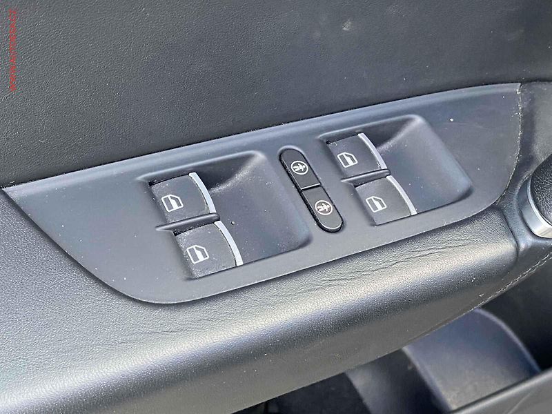 Volkswagen Touareg (2015) 3.0 TDi V6 4x4, AT, kůže - fotka 11 z 23