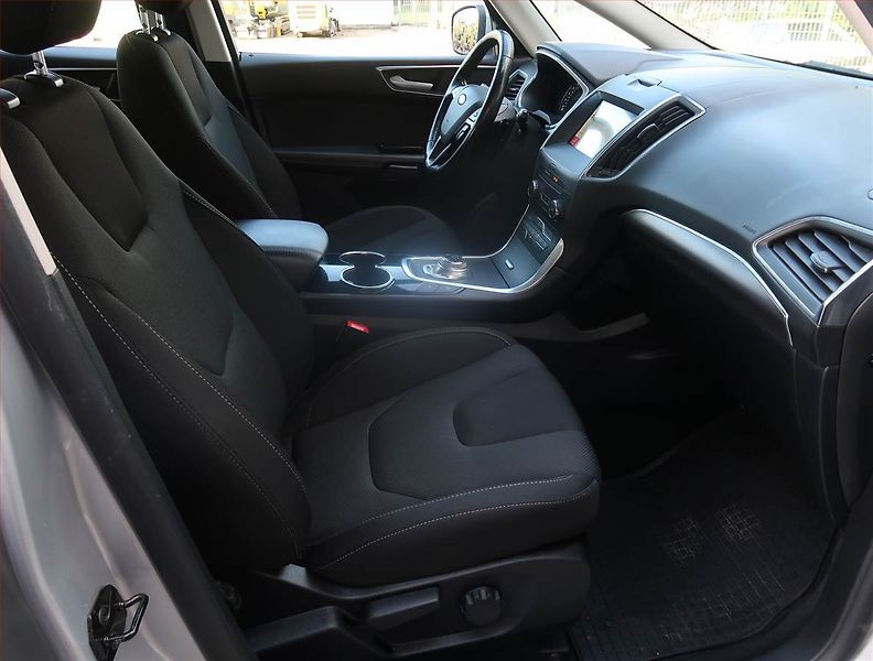 Ford S-MAX (2019) 2.0 EcoBlue, 4X4, Automat - fotka 9 z 19