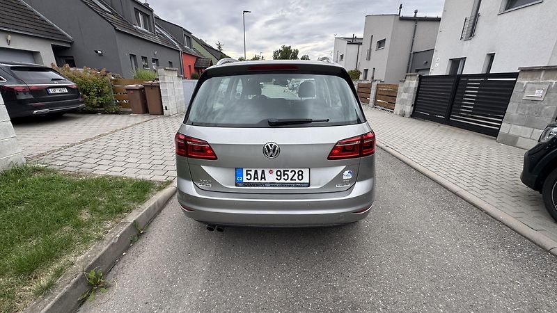 Volkswagen Golf Sportsvan (2015) Highline - fotka 3 z 12