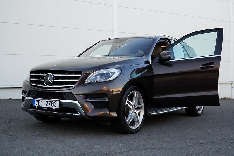 Mercedes-Benz Třídy M 350 CDi 4MATIC AMG - fotka 5 z 45