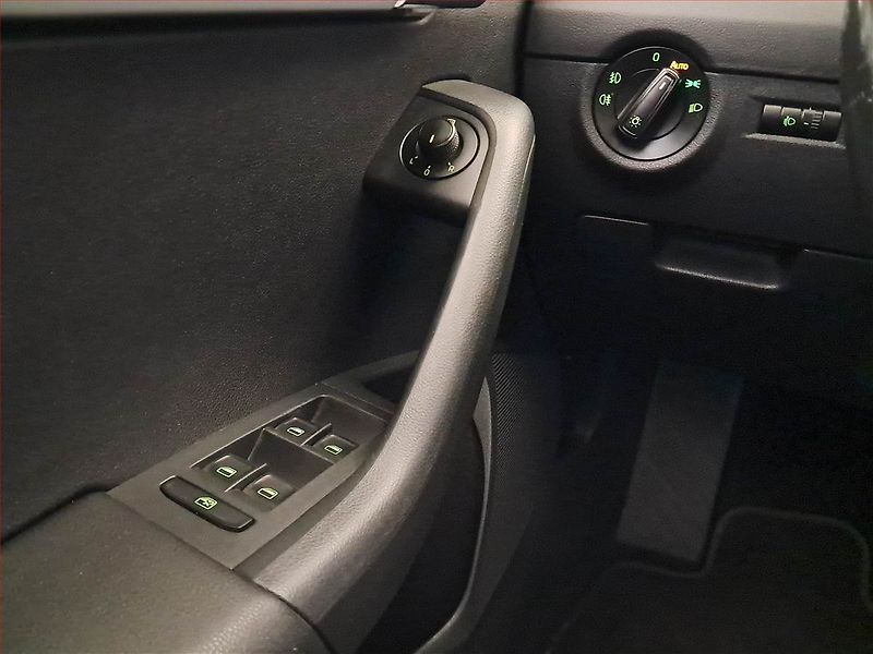 Škoda Octavia (2014) 2.0 TDI, Automat, Navi - fotka 17 z 18
