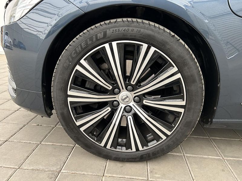 Volvo V90 2.0 Recharge 4x4 Inscription - fotka 9 z 29