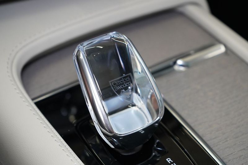 Volvo XC90 B5 PLUS AWD, Vzduch, Ventilace - fotka 37 z 47