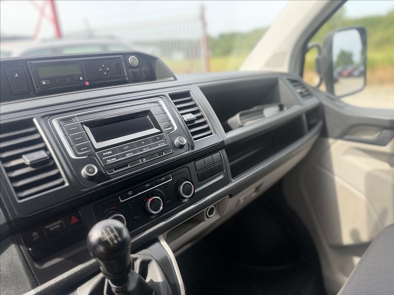 Volkswagen Transporter 2,0 TDI 110kW 6MÍST KLIMA DPH - fotka 11 z 27