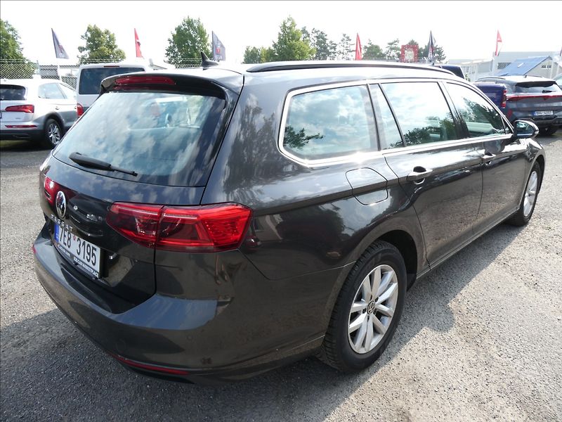 Volkswagen Passat 2,0 TDi DSG FULL LED BUSINESS - fotka 9 z 41