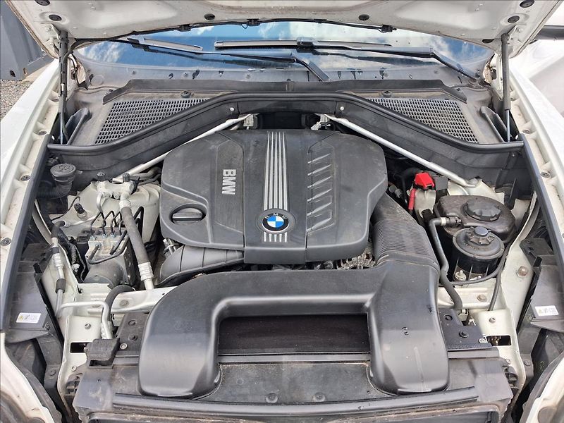 BMW X6 3,0 X-Drive, kamera - fotka 14 z 14