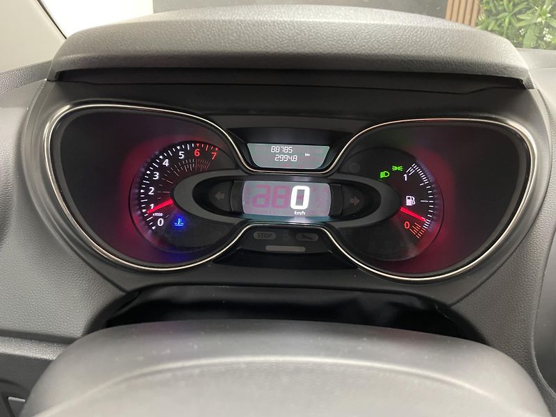 Renault Captur 1.2 TCe ČR 1.MAJ.NAVI  - fotka 21 z 25