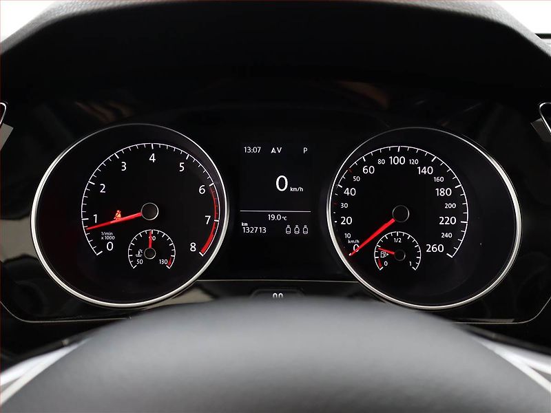 Volkswagen Touran (2017) Comfortline 1.4 TSI, Automat - fotka 9 z 18