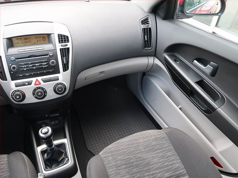 Kia Ceed (2007) 1.6 i, nová STK, Tažné - fotka 8 z 16