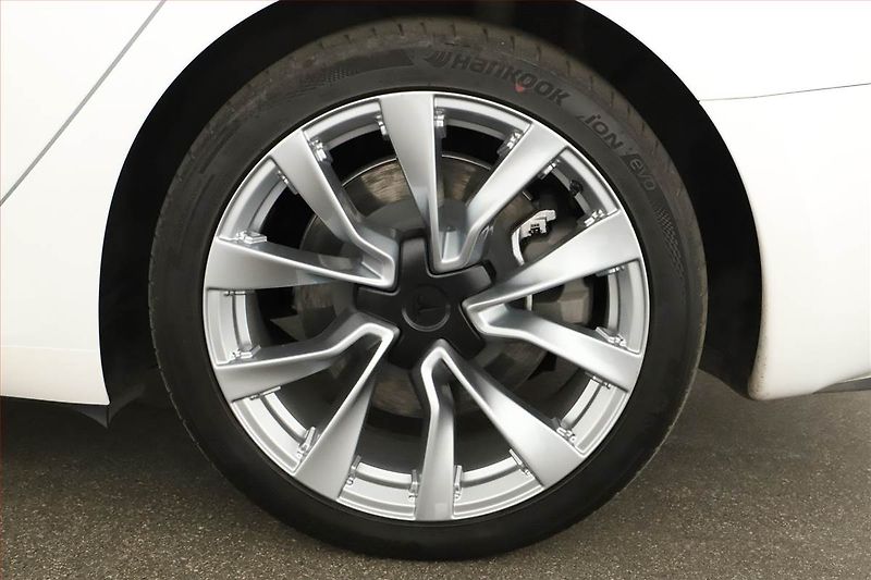 Tesla Model 3 (2024) Standard Range LFP, SoH 96% - fotka 19 z 19