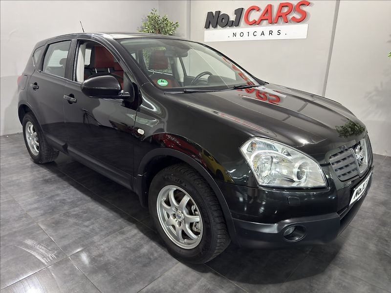 Nissan Qashqai 2,0   i 4x4 PANORAMA TAŽNÉ - fotka 2 z 30