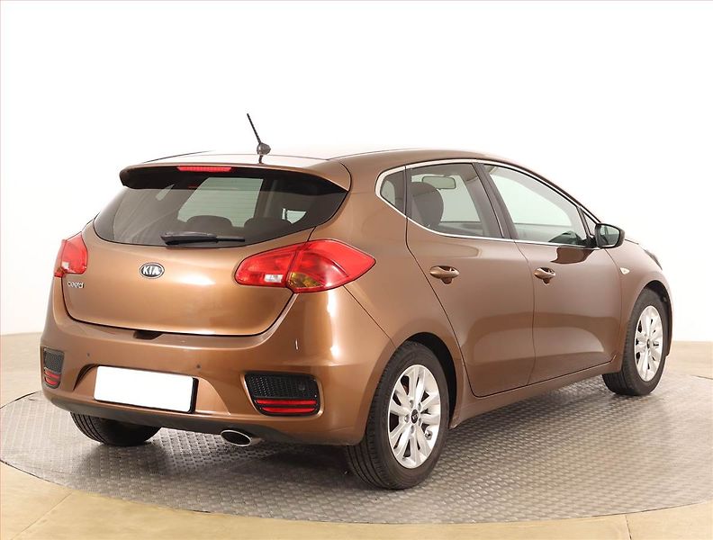 Kia Ceed (2016) 1.4 MPI, Serv.kniha, Tempomat - fotka 5 z 16