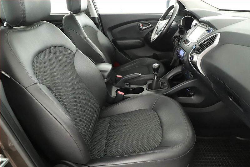 Hyundai ix35 (2013) 1.7 CRDi, Navi, Tempomat - fotka 7 z 17