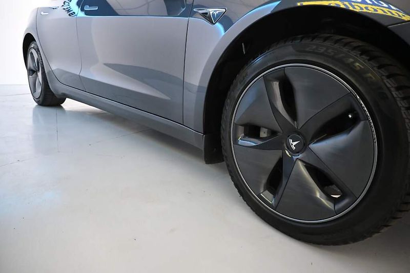Tesla Model 3 (2019) RWD LED Kamera Range Plus 225K - fotka 32 z 34