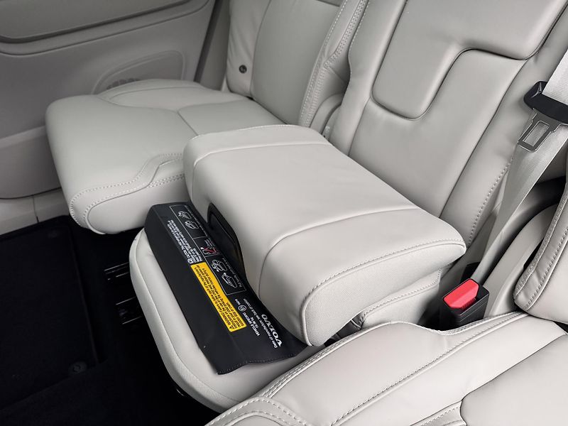 Volvo XC90 (2026) B5 AWD AUT DARK PLUS 7-míst - fotka 20 z 25