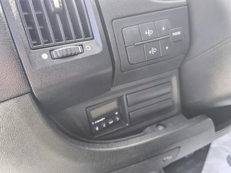 Citroën Jumper (2013) 2.2 SERVISNÍ KN.,DOLOŽENĚ KM - fotka 20 z 47