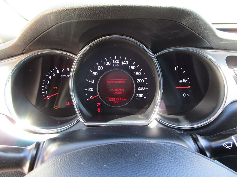 Kia Ceed 1,6-99KW-KOUPENO V ČR+NOVÁ STK - fotka 10 z 13