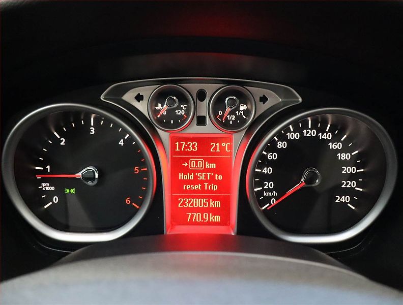 Ford Focus (2008) 1.6 TDCi, po STK, Tažné - fotka 11 z 16
