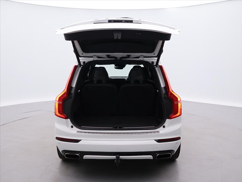 Volvo XC90 2,0 D5 165kW AWD Aut. R-Design - fotka 9 z 39