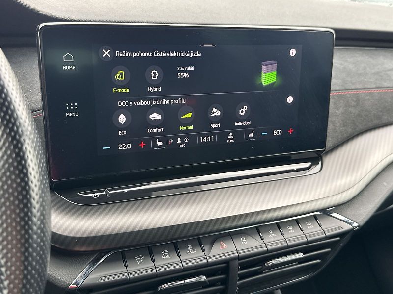 Škoda Octavia (2020) Combi 1.4 TSI iV DSG RS - fotka 24 z 35