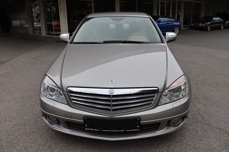 Mercedes-Benz Třídy C C220 (W204) ELEGANCE - fotka 2 z 40