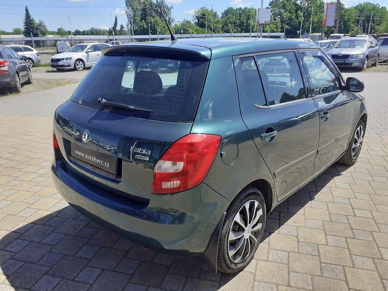 Škoda Fabia (2008) II 1.4  MPi 63 kW - fotka 4 z 32