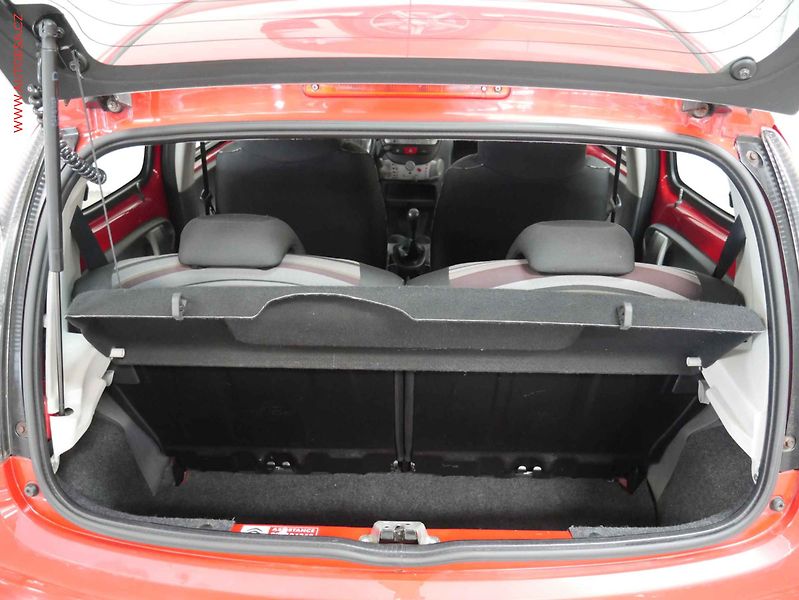 Citroën C1 (2010) 1.0 i, 1.maj,ČR, AC - fotka 7 z 14