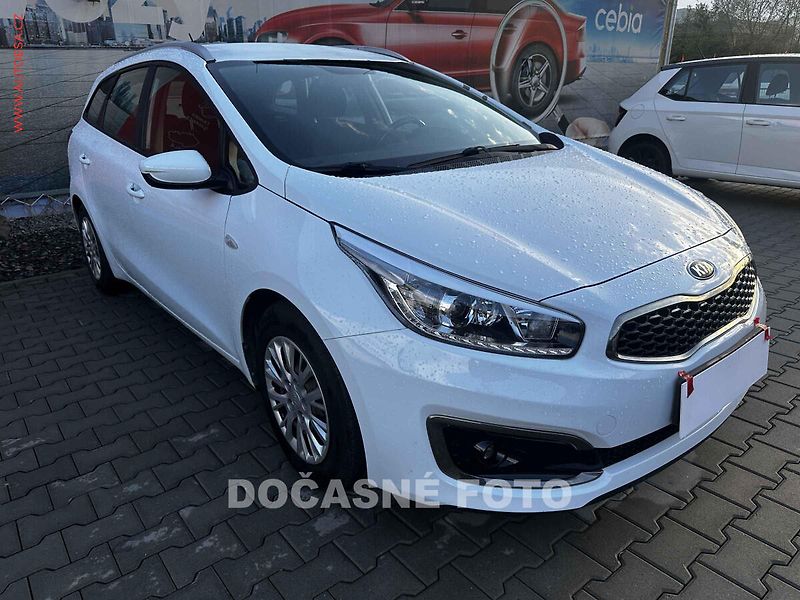 Kia Ceed (2017) 1.6i, 1.maj,ČR, autoAC, temp - fotka 1 z 3